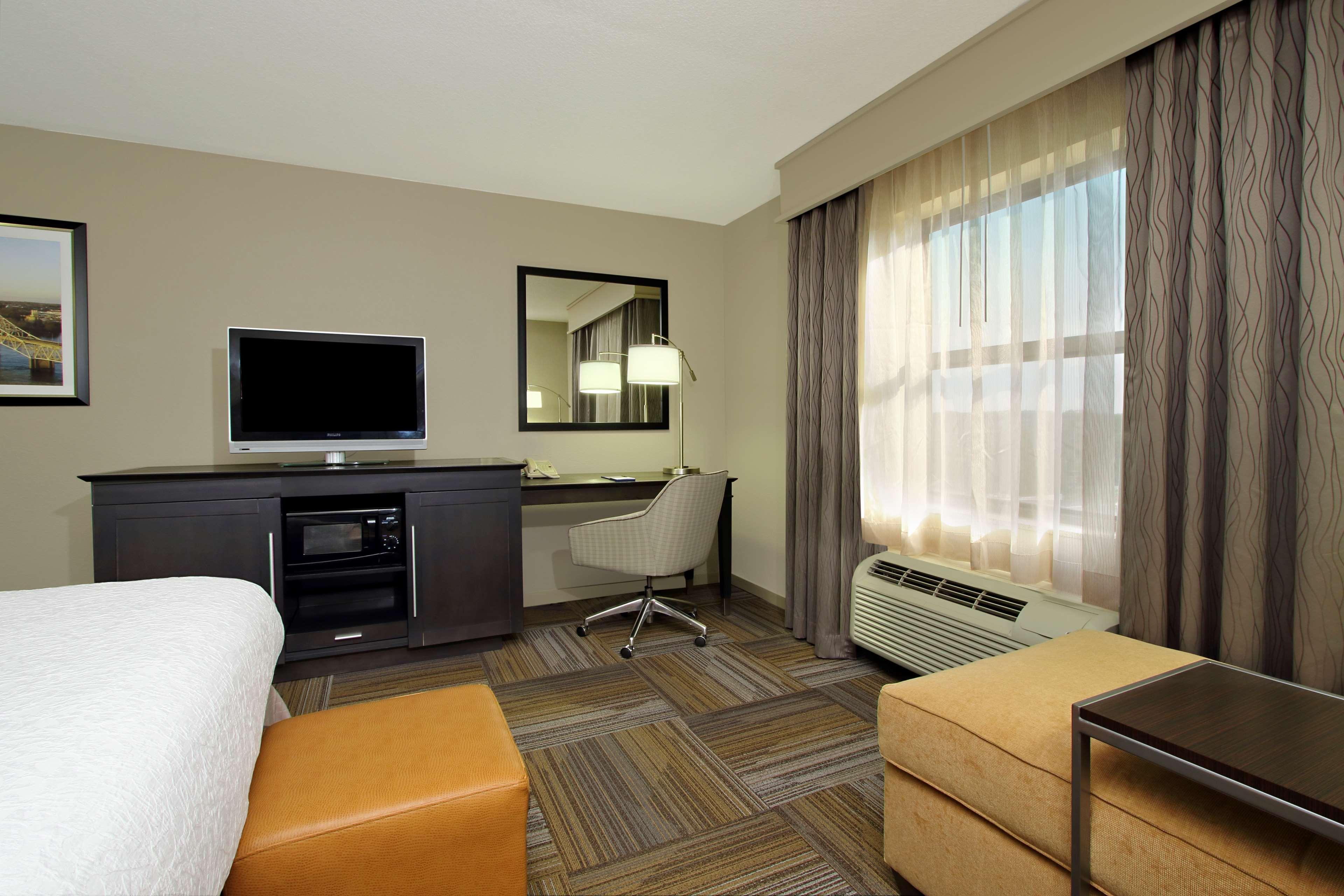 Hampton Inn & Suites-Florence Downtown Екстериор снимка
