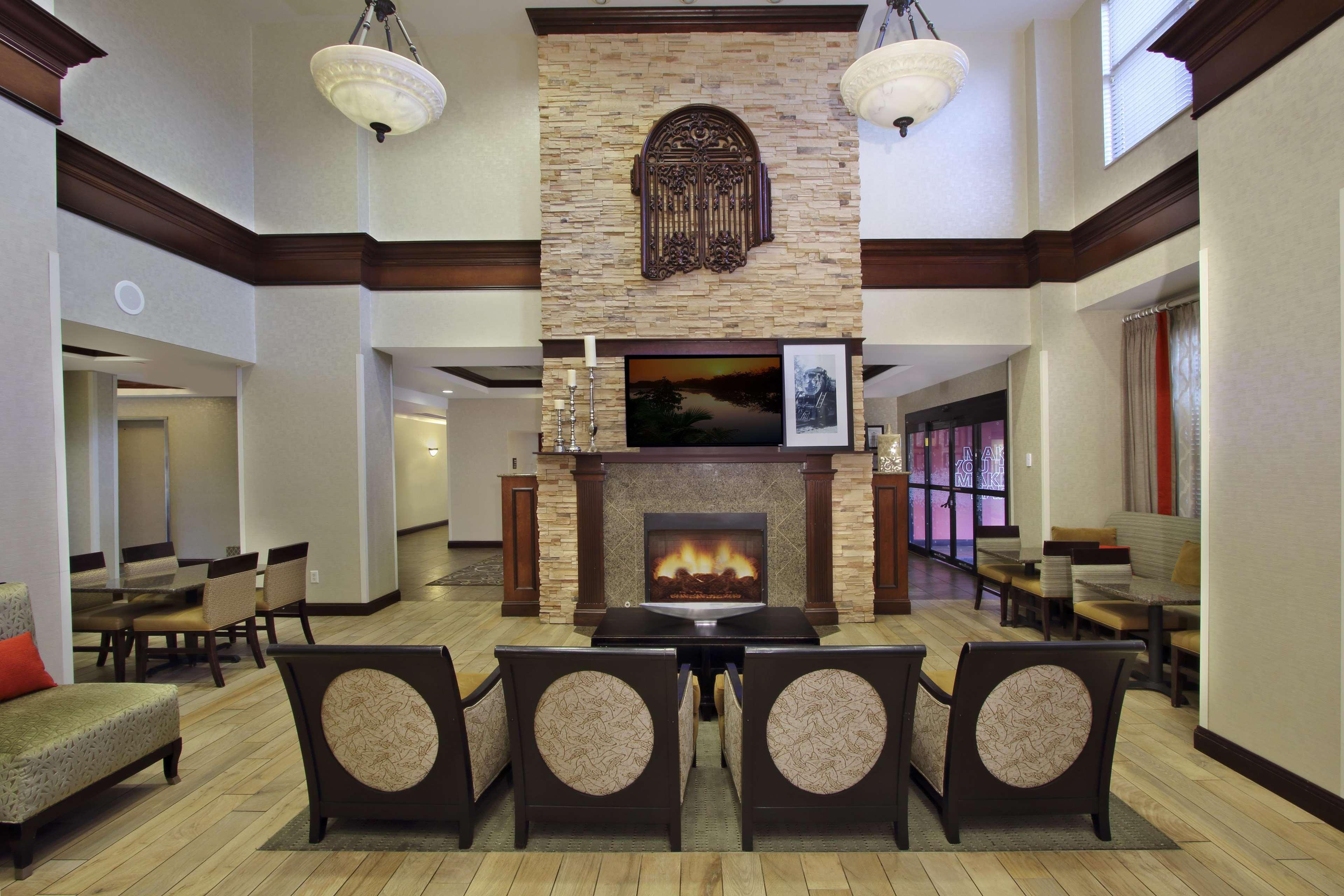 Hampton Inn & Suites-Florence Downtown Екстериор снимка