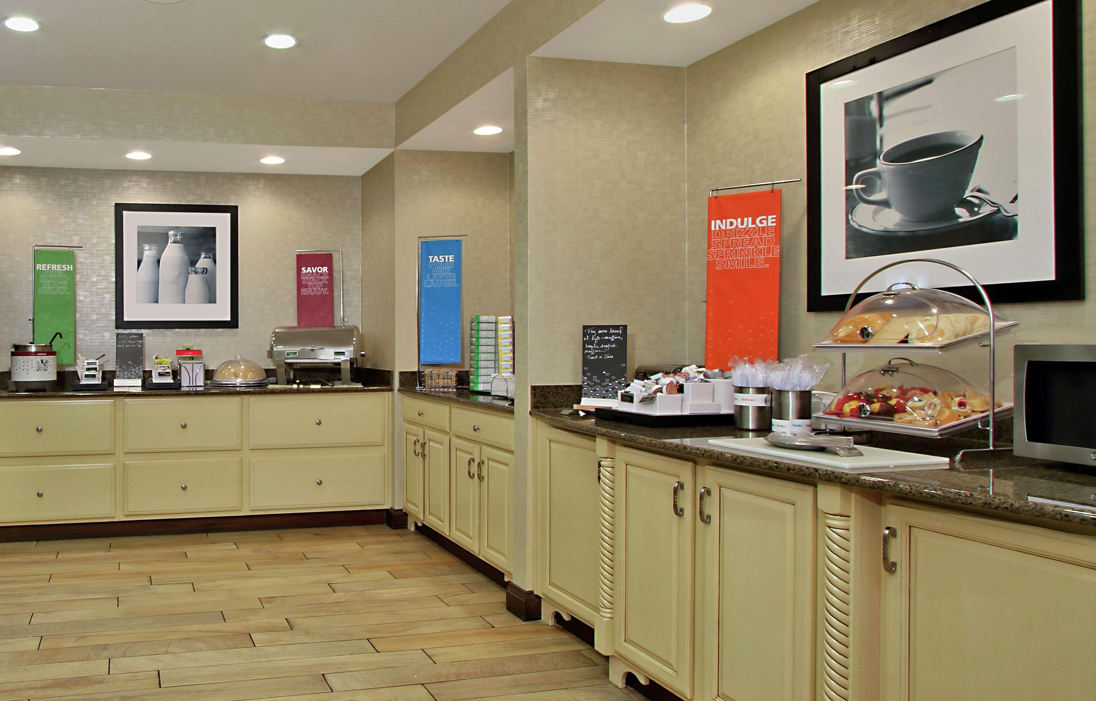 Hampton Inn & Suites-Florence Downtown Екстериор снимка