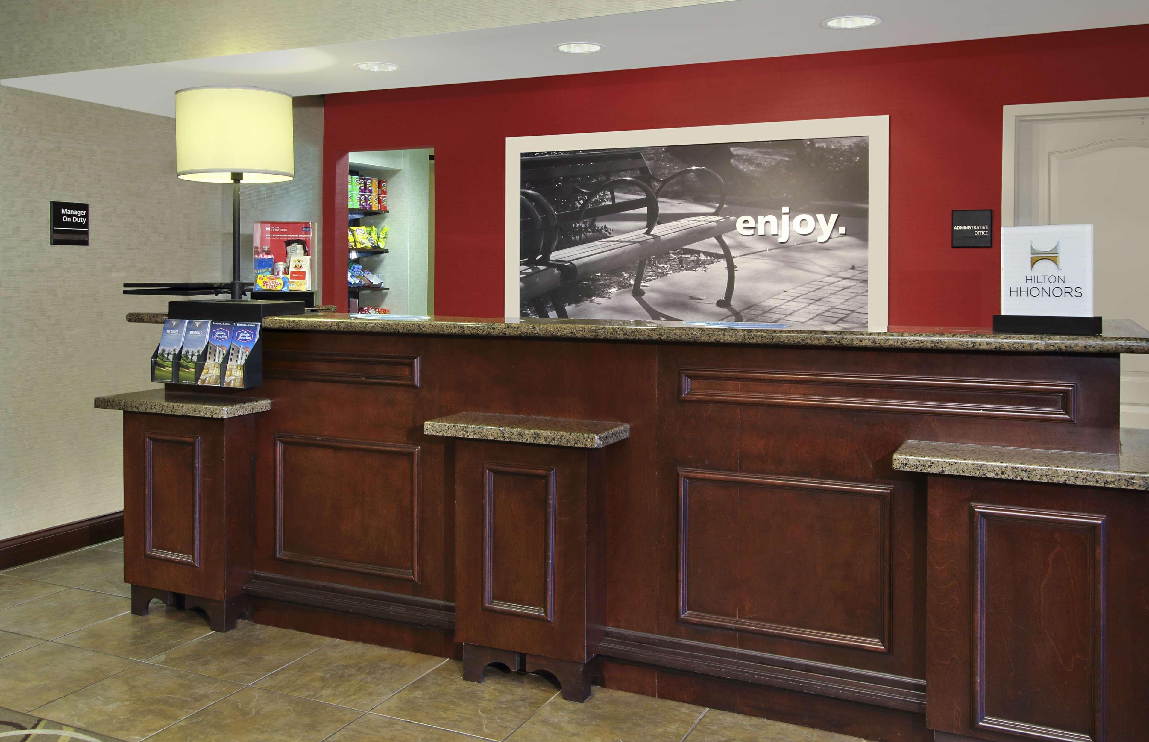 Hampton Inn & Suites-Florence Downtown Екстериор снимка