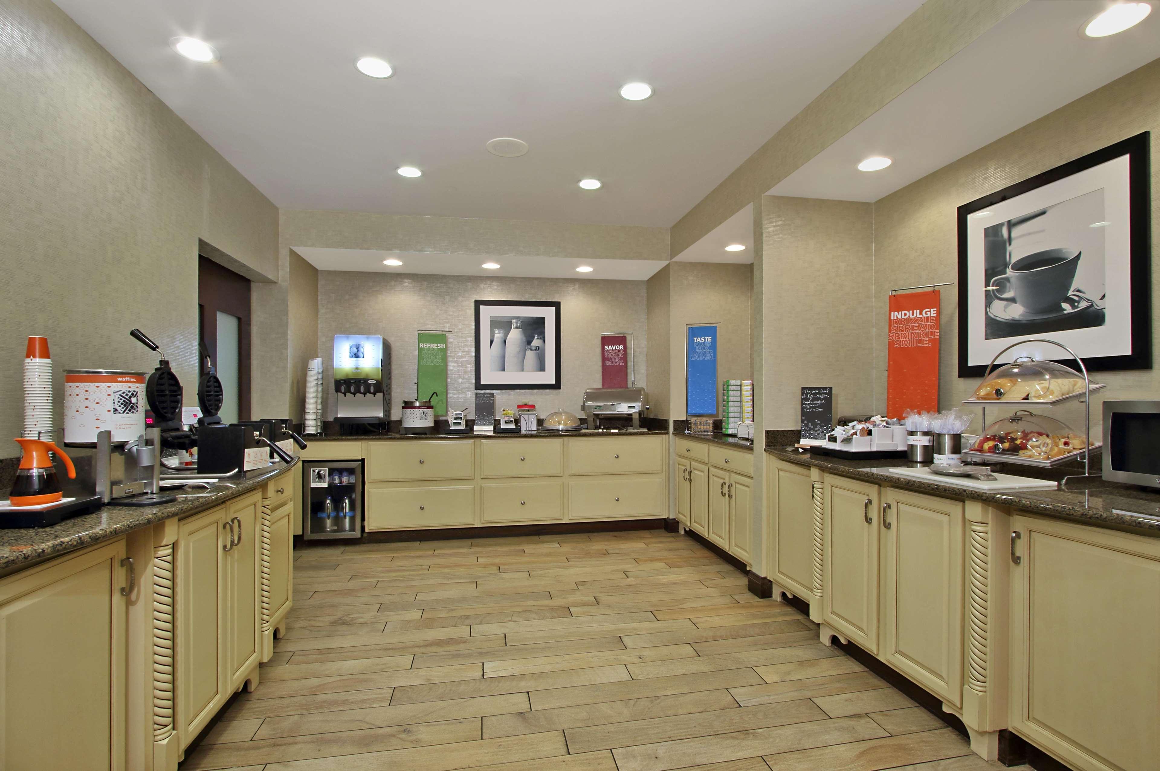 Hampton Inn & Suites-Florence Downtown Екстериор снимка