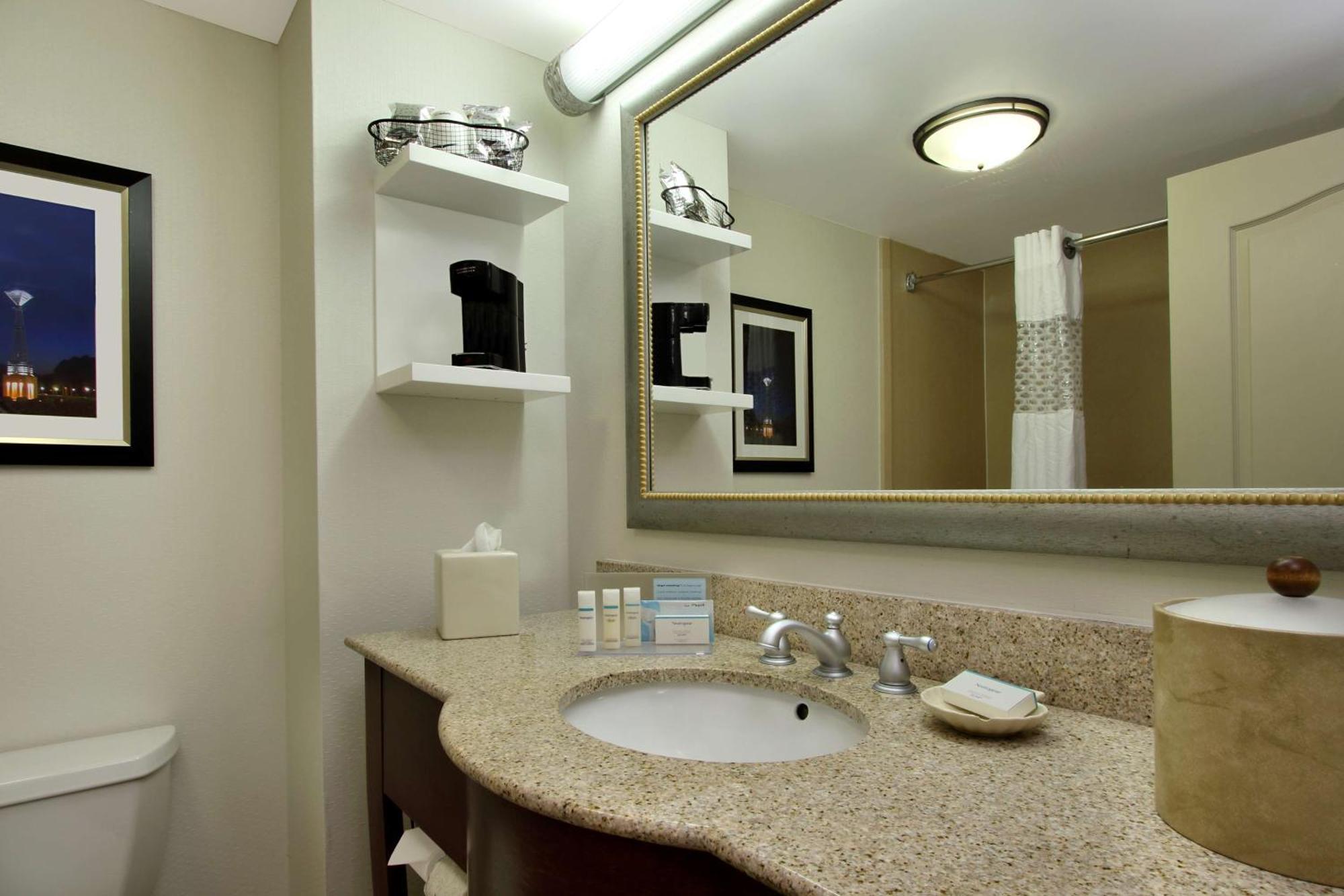 Hampton Inn & Suites-Florence Downtown Екстериор снимка